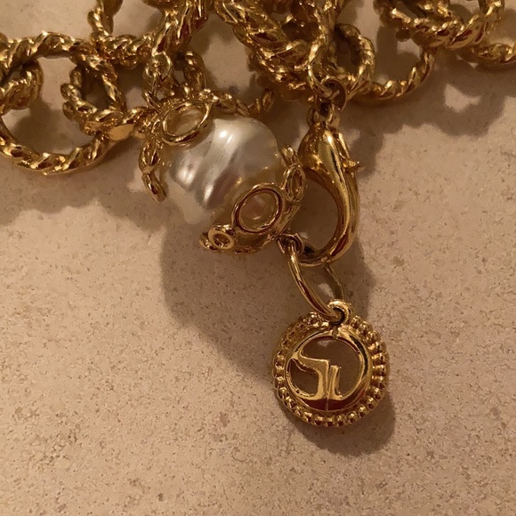 🎊🍾💕HP Vintage long St John necklace🎉💕🏆 - Picture 3 of 7